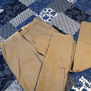 Men’s khaki pants